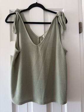 Hiatus Sage Green Tie Shoulder Textured Tank Top Women’s Size Large